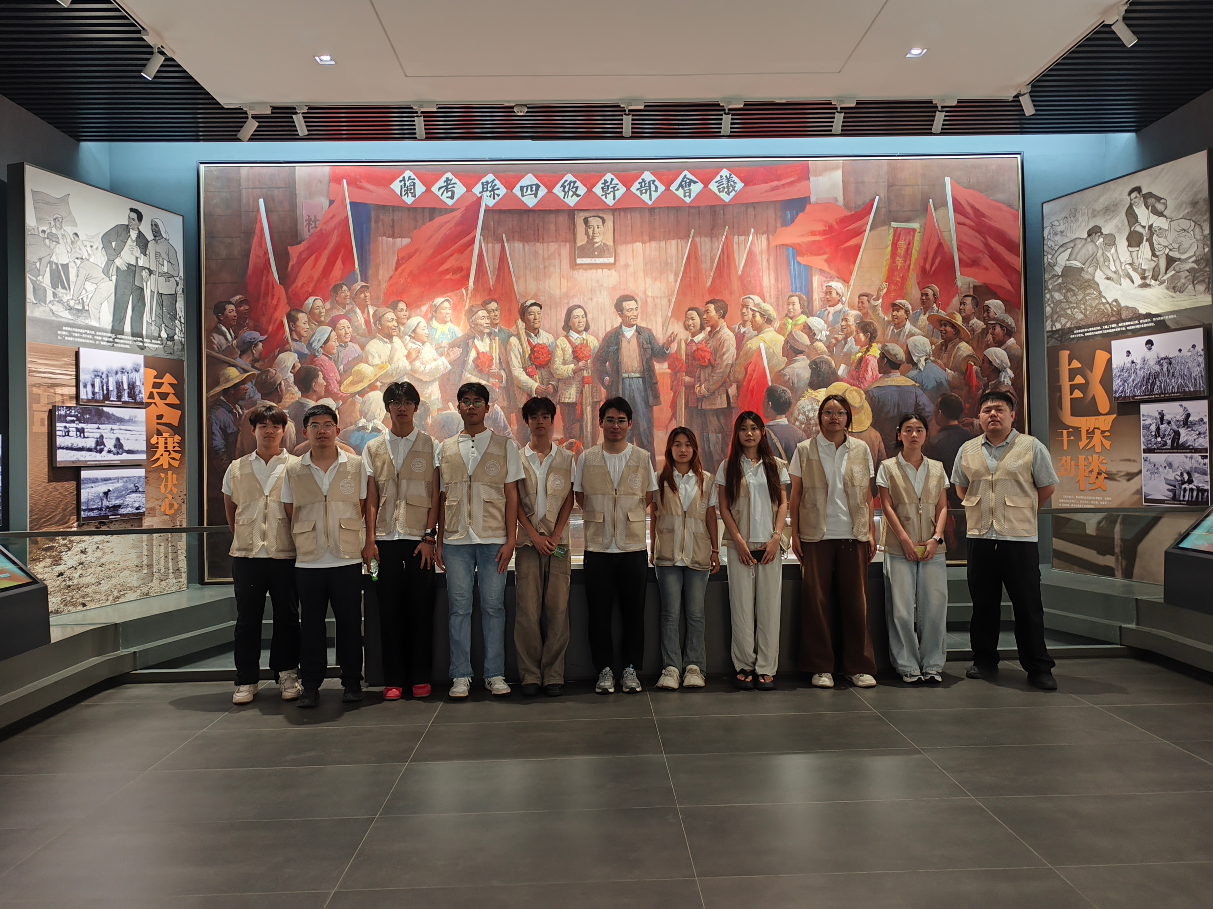 追寻红色足迹 助力智慧乡村——新能源与智能汽车学院“青春助乡，智慧乡村”暑期思政社会实践活动纪实