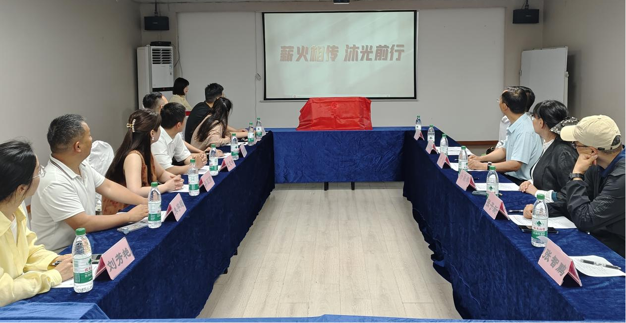 我校商丘校友联络处正式成立