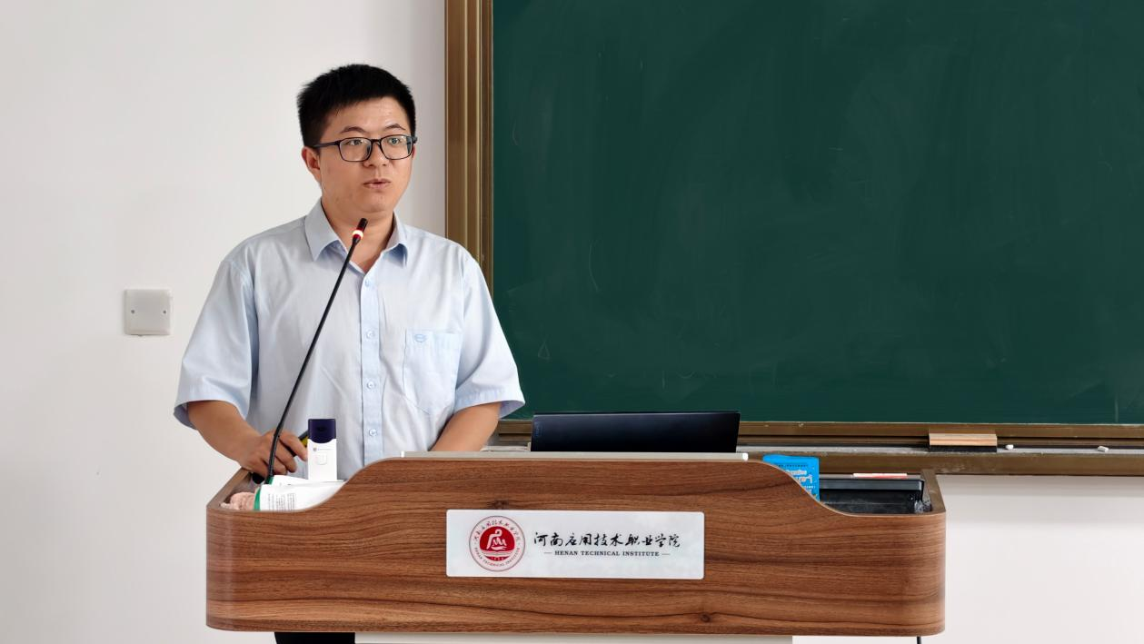 校企合作进课堂 产教融合育新人 --比亚迪智能产业学院2026级企业文化课（1）